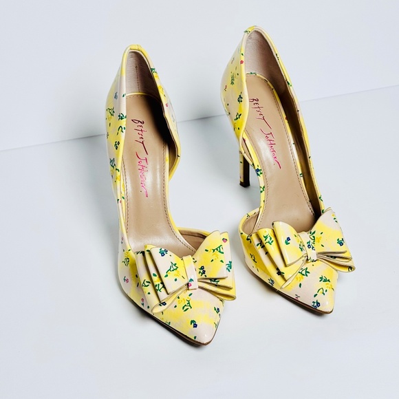 Betsey Johnson Prince P Cream Yellow Floral d'Orsay Stiletto Bow Pumps Sz 7.5 - Picture 1 of 7